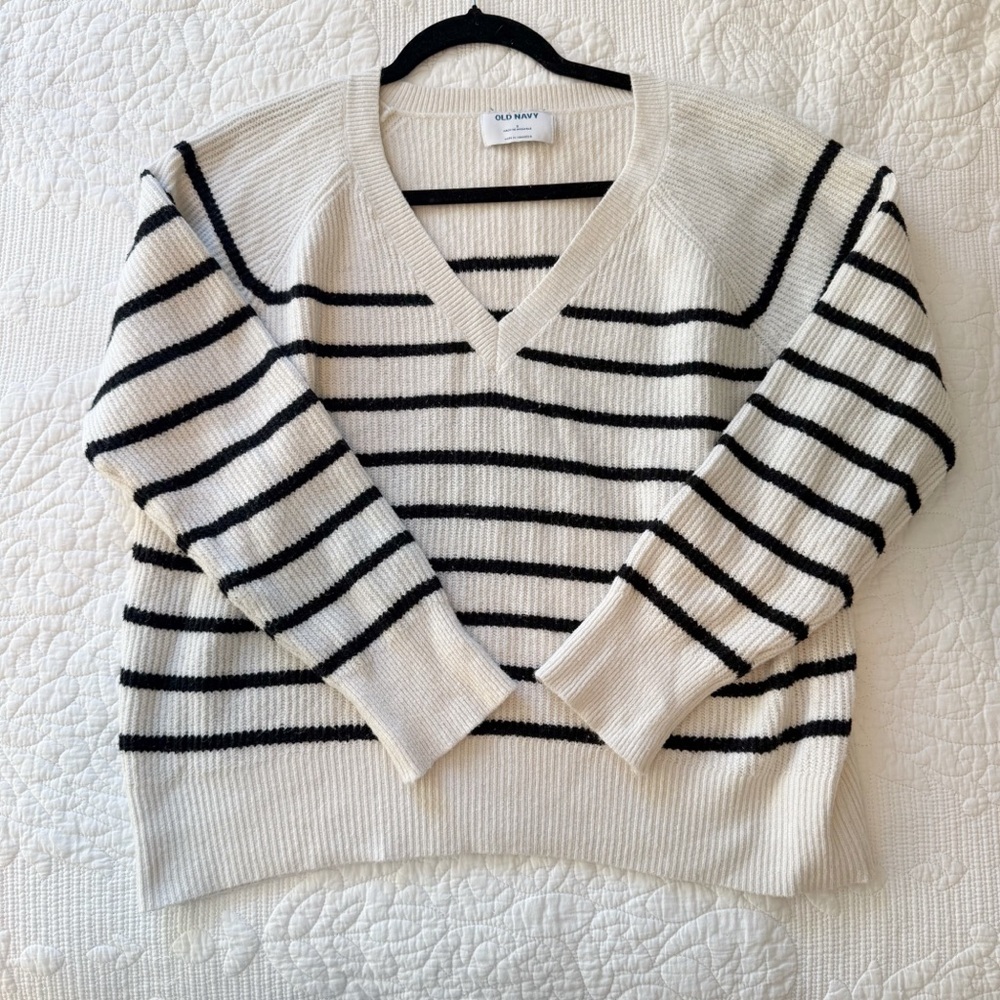 Old‎ Navy Women's V-Neck Sweater - Cream and Black Stripes